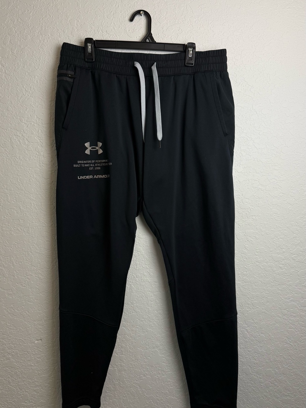 Under Armour ColdGear Black Jogger Pants Men’s XL